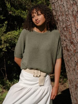 Pull manches courtes – Douceur & modernité (Kaki)