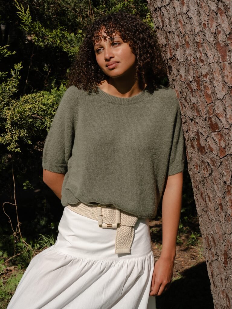 Pull manches courtes – Douceur & modernité (Kaki)