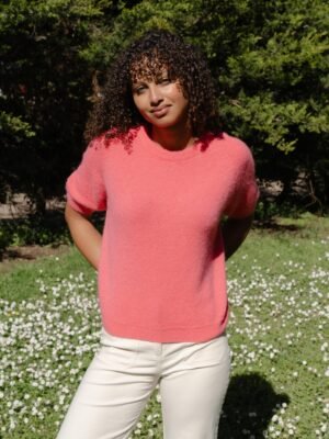 Pull manches courtes – Douceur & modernité (Rose sorbet)