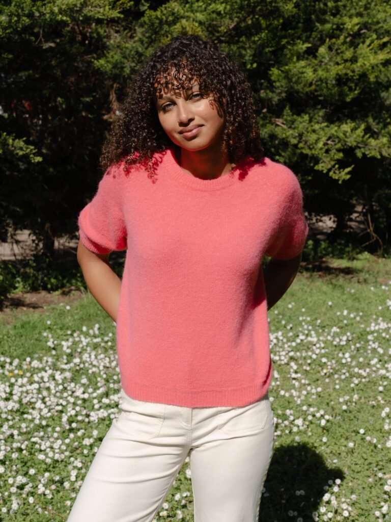 Pull manches courtes – Douceur & modernité (Rose sorbet)